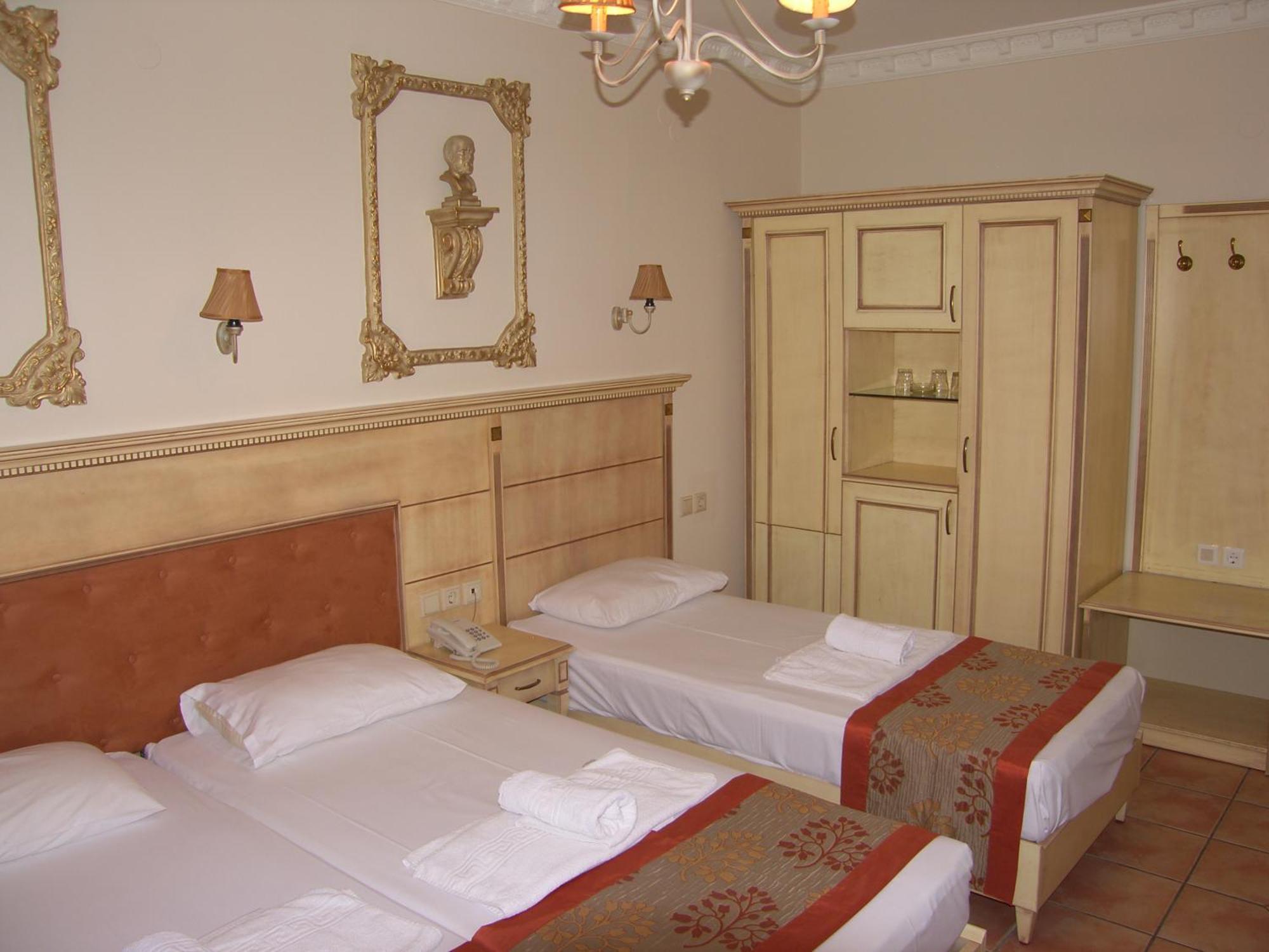 Parthenon Art Hotel Olympiaki Akti Room photo